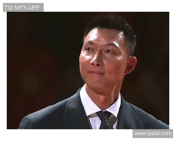 易建联：从篮球场上的传奇到生活中的榜样，如何影响年轻一代的成长与梦想