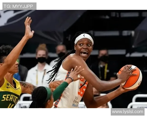 西雅图风暴与康涅狄格太阳激战比分揭晓精彩瞬间回顾